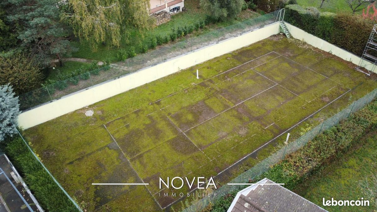 806m² Land in Saint-Didier-au-Mont-d'Or, France No. 243689