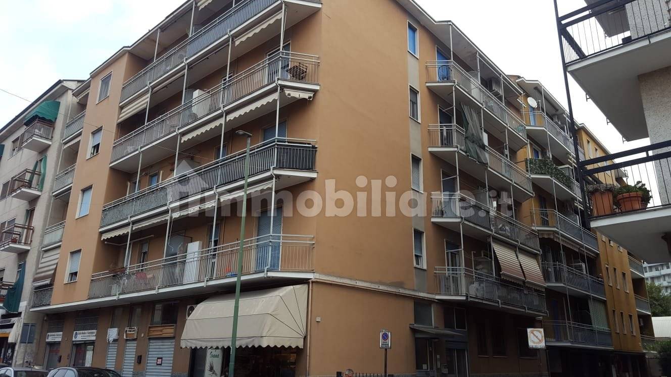2 bedrooms Penthouse in Cologno Monzese, Italy No. 385247