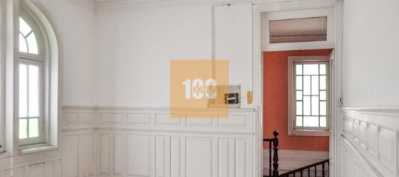 9 bedrooms Building in Porto, Portugal No. 109964 2