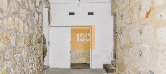 9 bedrooms Building in Porto, Portugal No. 109964 3