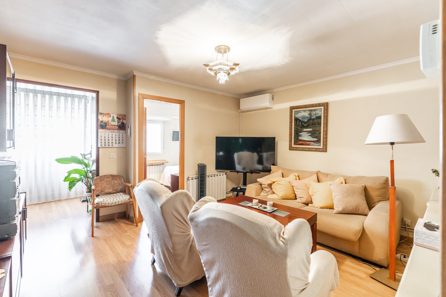 3 bedrooms Apartment in Madrid, Spain No. 144535