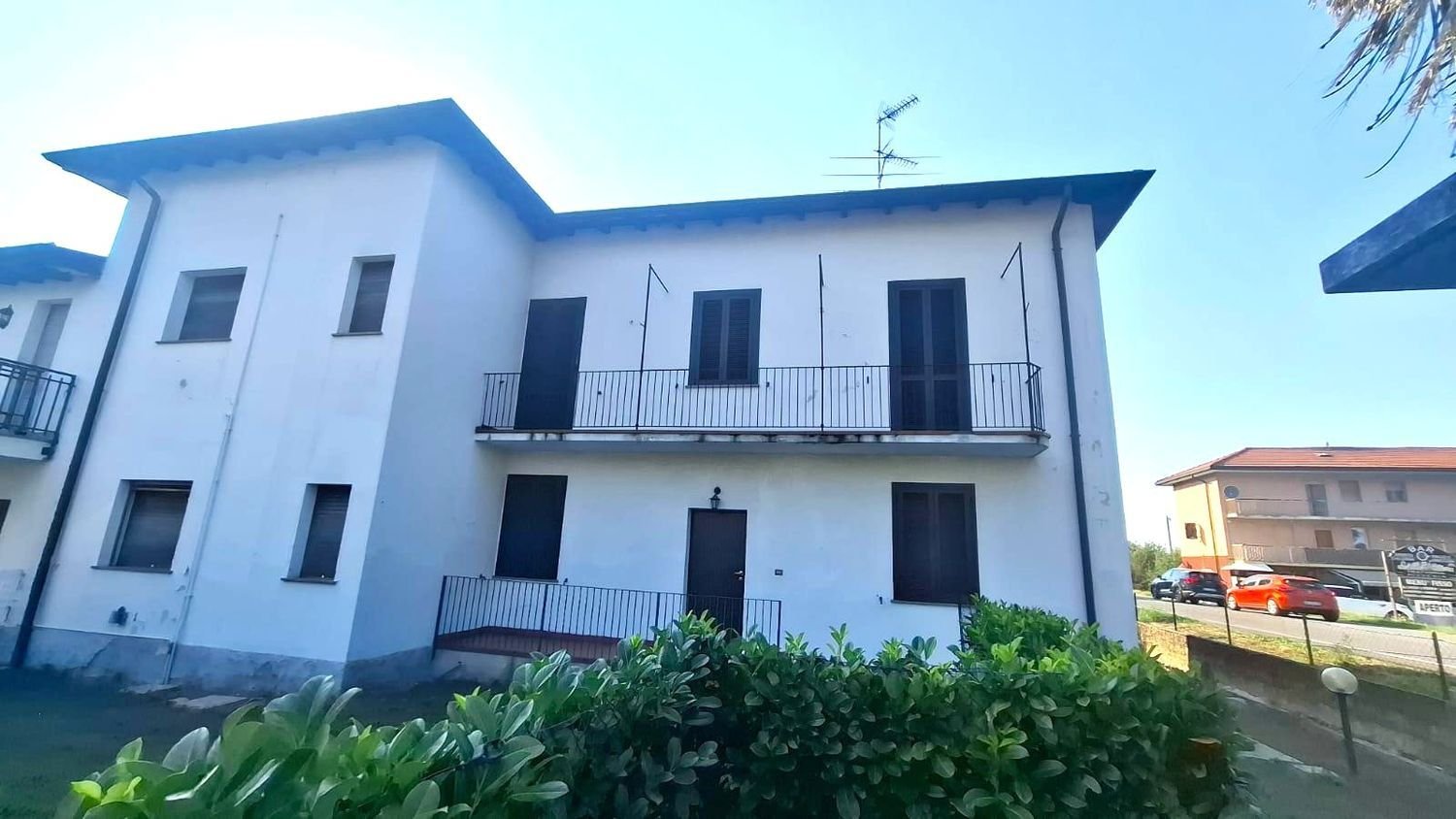 3 bedrooms Apartment in Borgo Ticino, Italy No. 316771