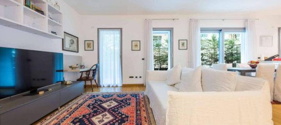 3 rooms Apartment in Genoa, Italy No. 83155 7