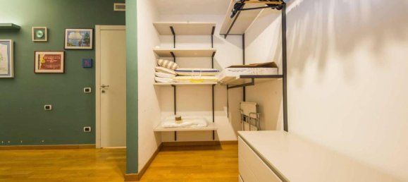 3 rooms Apartment in Genoa, Italy No. 83155 30