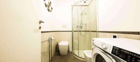 3 rooms Apartment in Genoa, Italy No. 83155 18