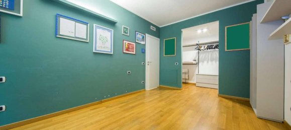 3 rooms Apartment in Genoa, Italy No. 83155 29