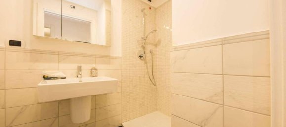 3 rooms Apartment in Genoa, Italy No. 83155 31