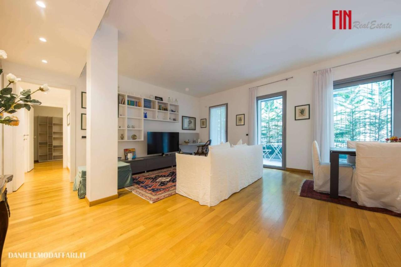 3 rooms Apartment in Genoa, Italy No. 83155