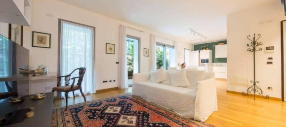 3 rooms Apartment in Genoa, Italy No. 83155 4