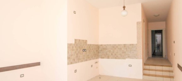 2 Schlafzimmer Wohnung in Montegridolfo, Italy, Nr. 273303 3