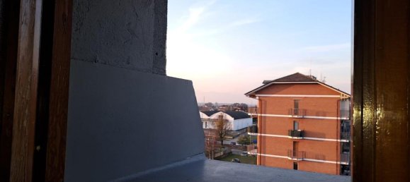 Studio in Carmagnola, Italy No. 125396 4