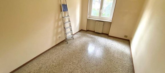 3 rooms Apartment in Vercelli, Italy No. 362968 9