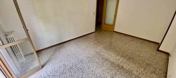 3 rooms Apartment in Vercelli, Italy No. 362968 5