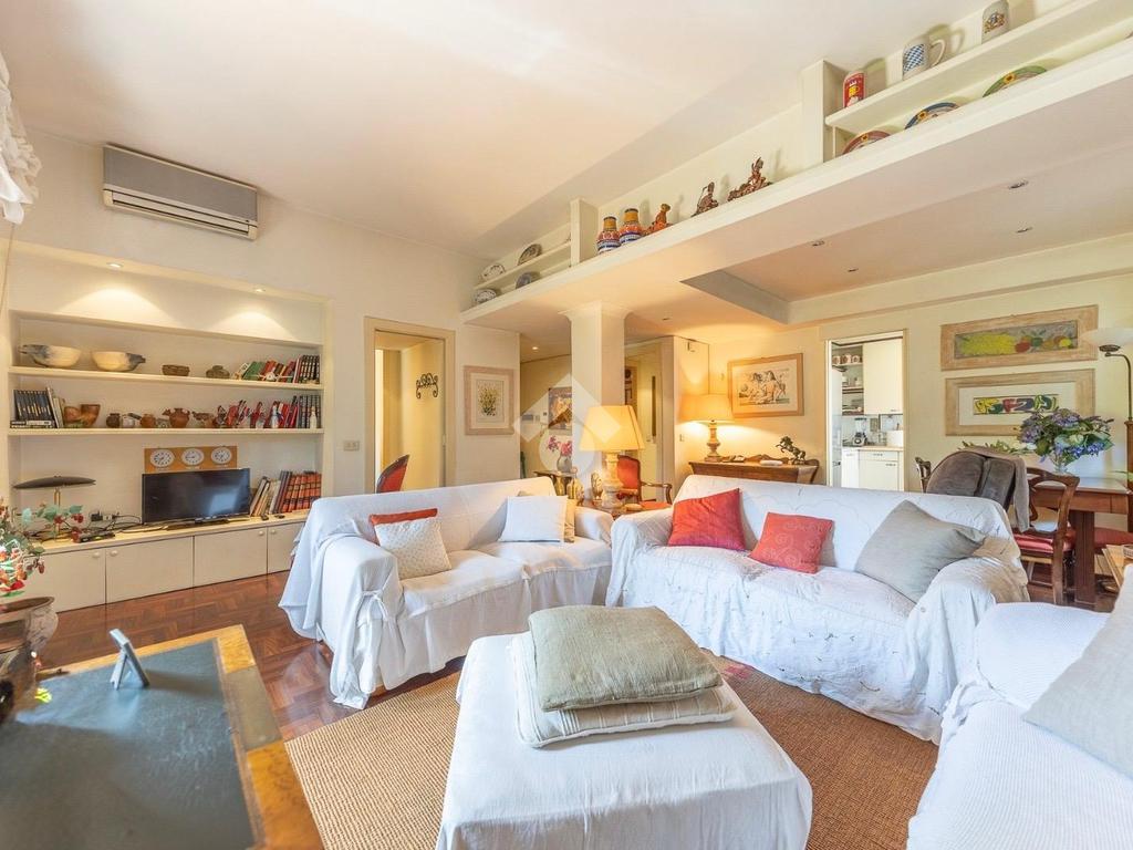 3 bedrooms Apartment in Rome, Italy No. 380995