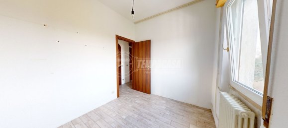 Apartamento de 2 dormitorios en Vedano Olona, Italy No. 141288 2