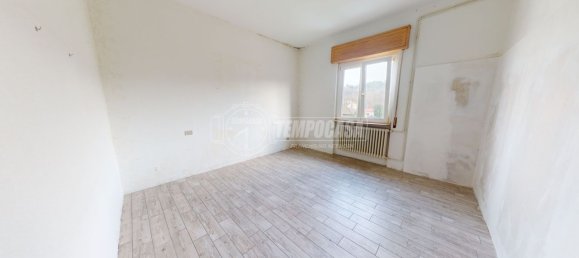 Apartamento de 2 dormitorios en Vedano Olona, Italy No. 141288 10