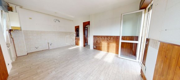 Apartamento de 2 dormitorios en Vedano Olona, Italy No. 141288 3