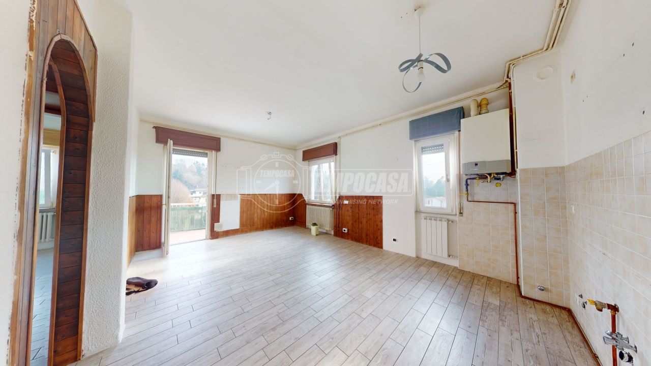 Apartamento de 2 dormitorios en Vedano Olona, Italy No. 141288