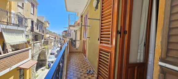 2-salle Appartement à Messina, Italy No. 160451 9