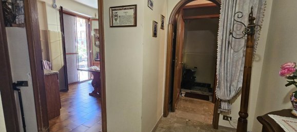 2-salle Appartement à Messina, Italy No. 160451 7