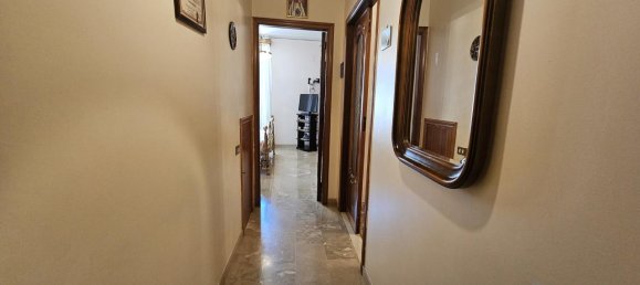 2-salle Appartement à Messina, Italy No. 160451 12
