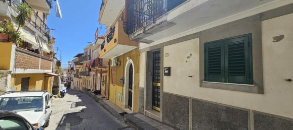 2-salle Appartement à Messina, Italy No. 160451 6