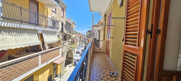 2-salle Appartement à Messina, Italy No. 160451 10