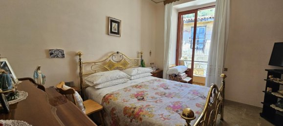 2-salle Appartement à Messina, Italy No. 160451 15