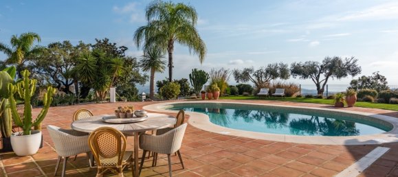 5 bedrooms Villa in Marbella, Spain No. 57112 2