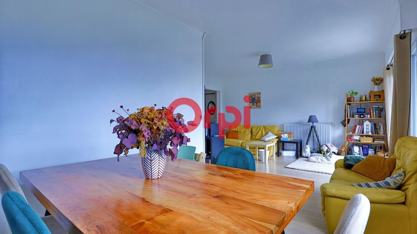 2 bedrooms Apartment in Chambourcy, France No. 146260