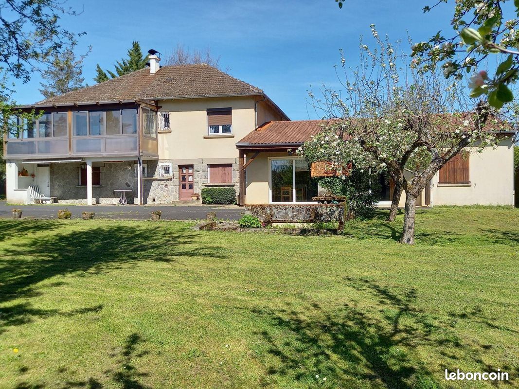 6 غرف نوم منزل في Aurillac, France رقم 287000