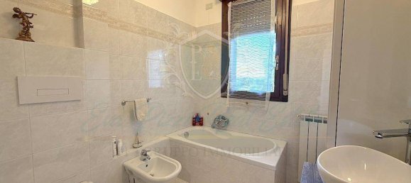 2 Schlafzimmer Wohnung in San Martino in Strada, Italy, Nr. 264160 10