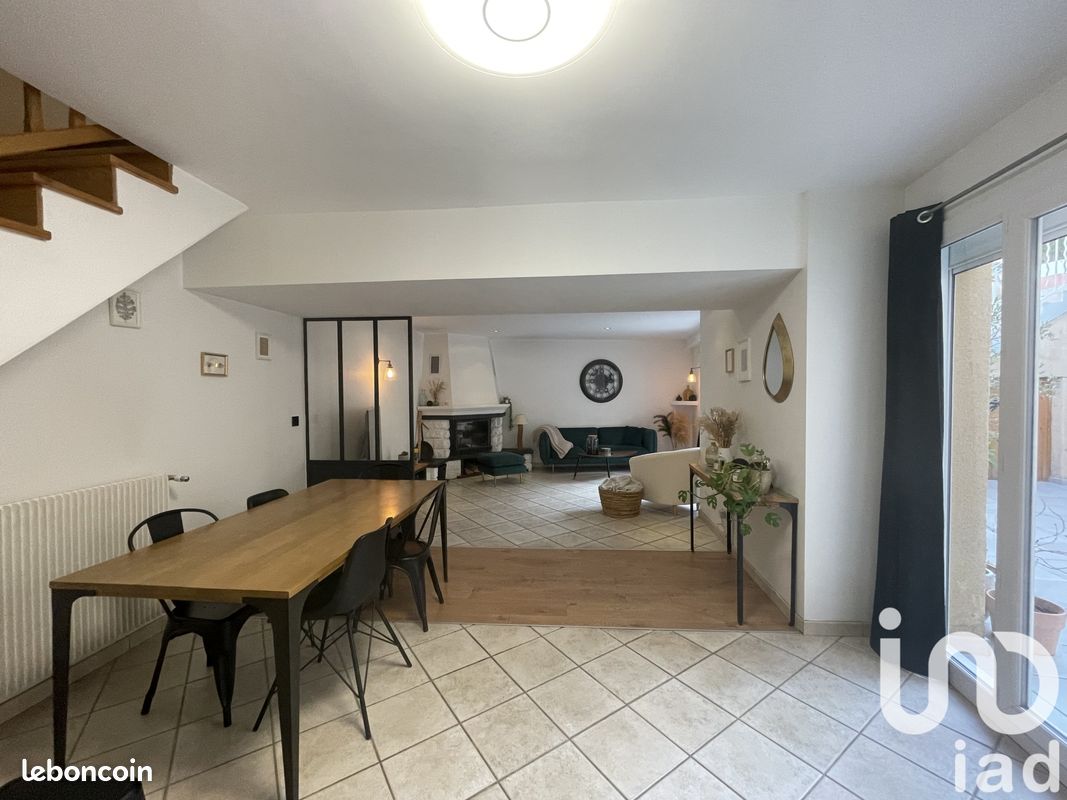 Casa T4 em Neschers, France N.º 201521