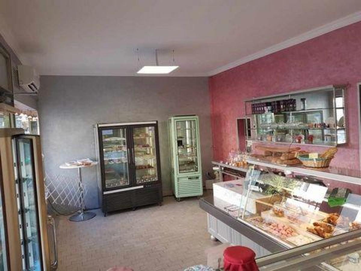 115m² Office in Frontignan, France No. 20036