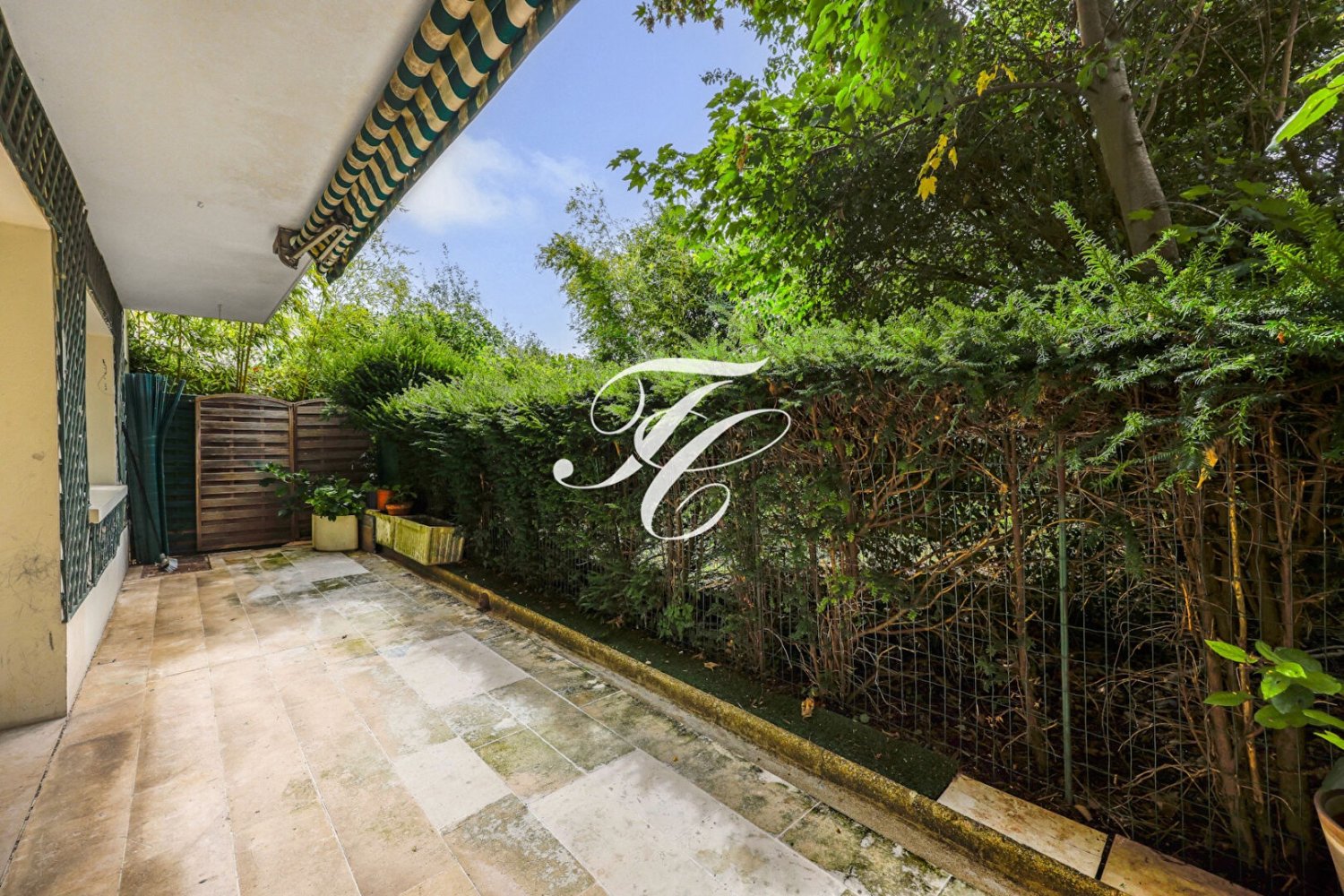 Квартира с 1 спальней в Сен-Клу, Франция № 325712