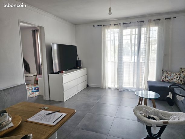 3 Schlafzimmer Wohnung in Peyrolles-en-Provence, France, Nr. 311196
