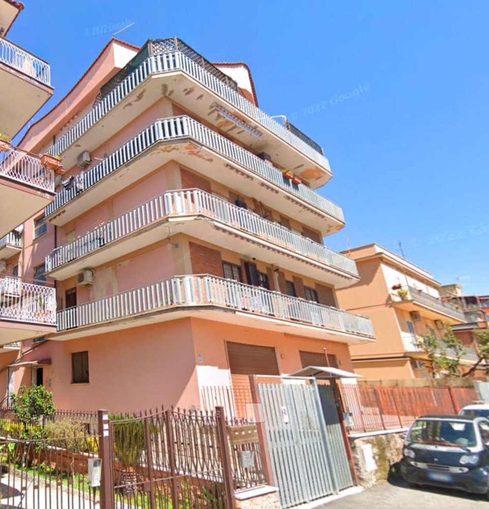 4 rooms Apartment in Rome, Italy No. 209122