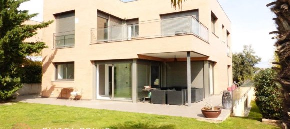 5 Schlafzimmer Haus in Caldes d'Estrac, Spain, Nr. 64 9