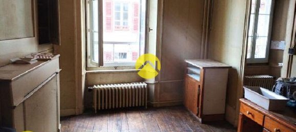 5 bedrooms Apartment in Vic-sur-Cere, France No. 202075 6