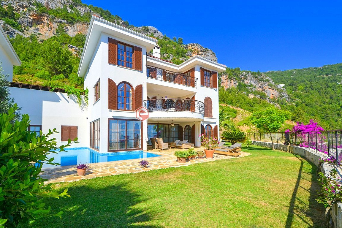 Villa 5+2 in Alanya, Turkey No. 11407