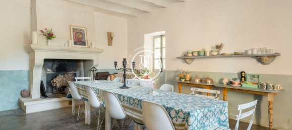 11 bedrooms Castles in Uzes, France No. 309117 2