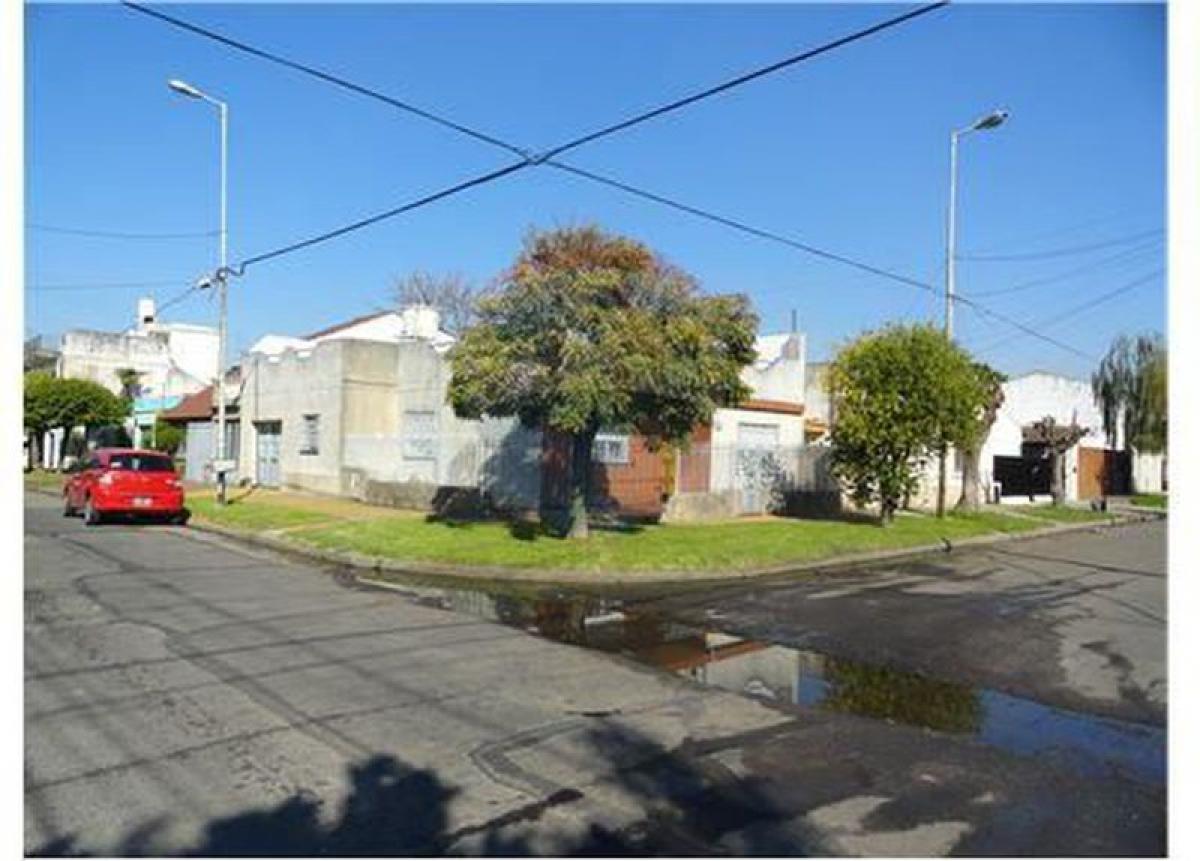 Дом с 2 спальнями в Морон, Аргентина № 21300