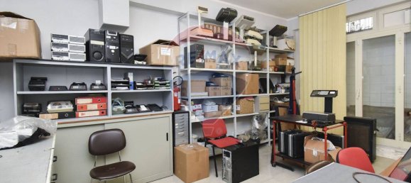 Almacén de 3 habitaciónes en Catania, Italy No. 266460 11