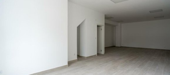 3 bedrooms Apartment in Lisbon, Portugal No. 120235 7