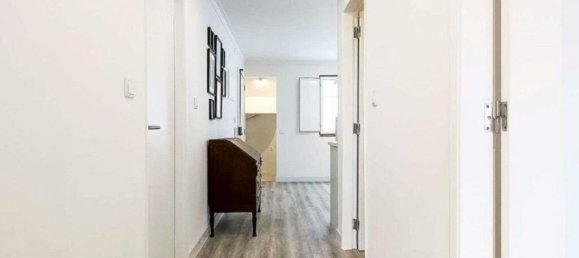 3 bedrooms Apartment in Lisbon, Portugal No. 120235 17