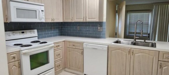2 dormitorios propiedad comercial en venta en Miami, Miami-Dade, Florida, USA № 615912 16