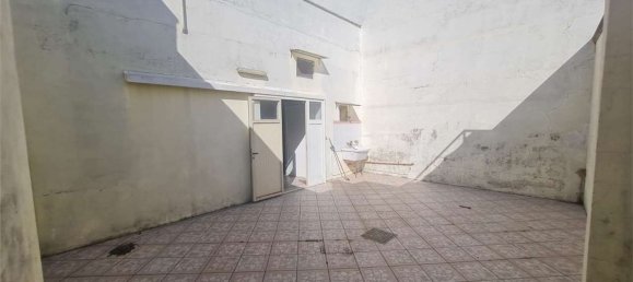 4 bedrooms House in Collepasso, Italy No. 315279 9