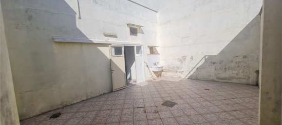 4 bedrooms House in Collepasso, Italy No. 315279 8