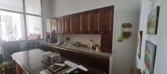 4 bedrooms House in Collepasso, Italy No. 315279 7