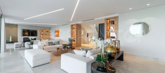 7 bedrooms Villa in Estepona, Spain No. 133855 4